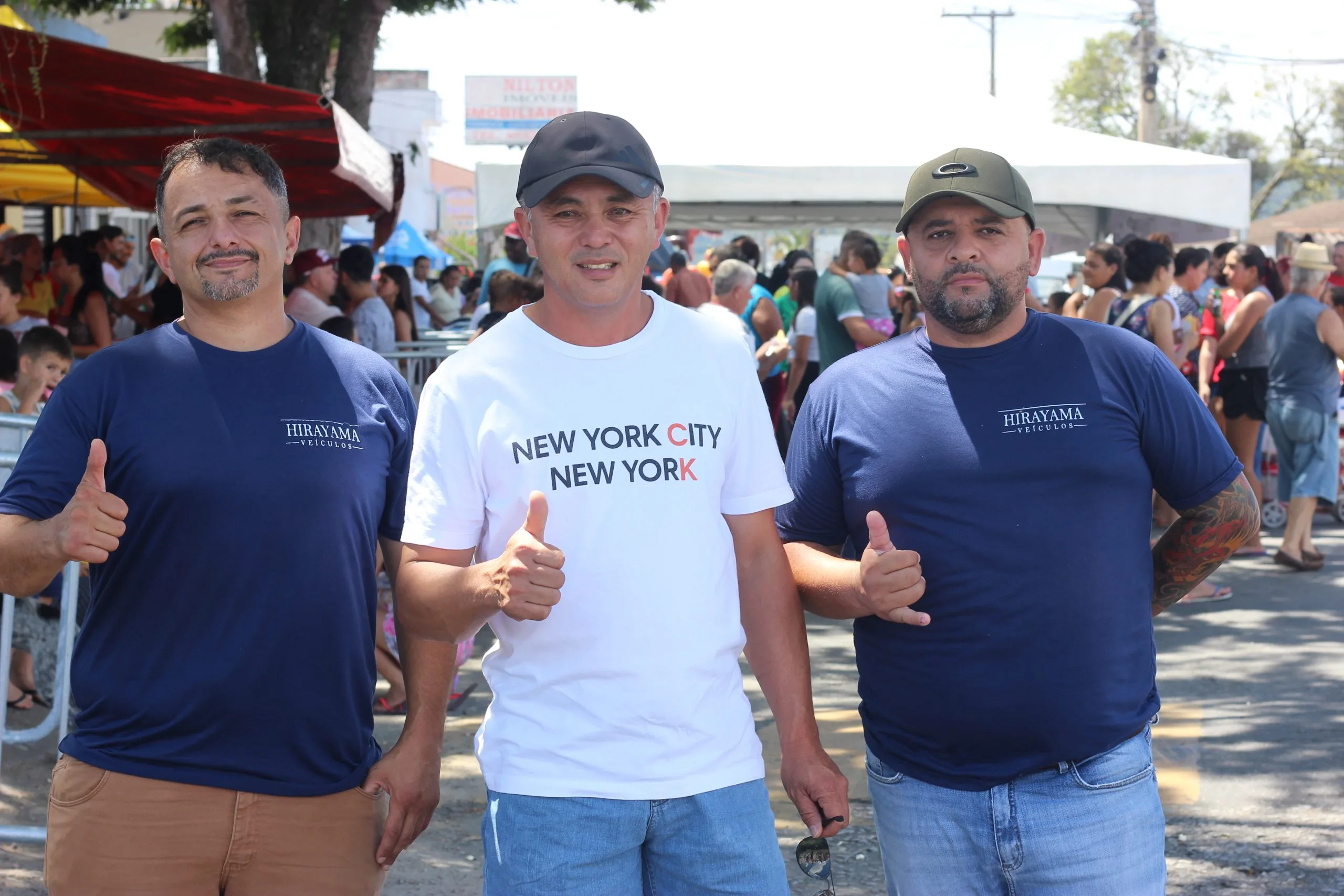 Vereador Toshi Omura, acompanha evento ao lado de munícipes