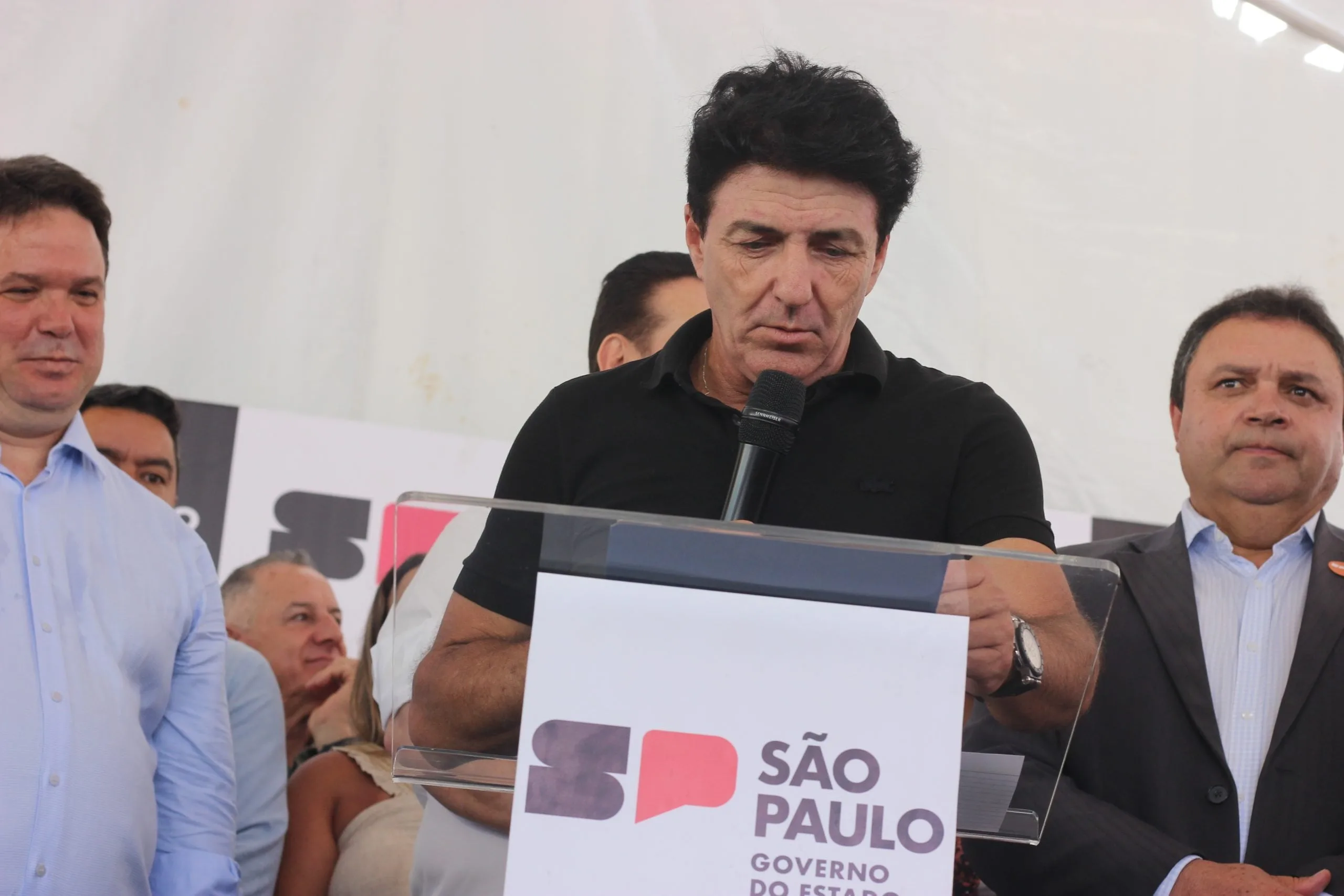 Prefeito Inho discursa na inauguração do Poupatempo