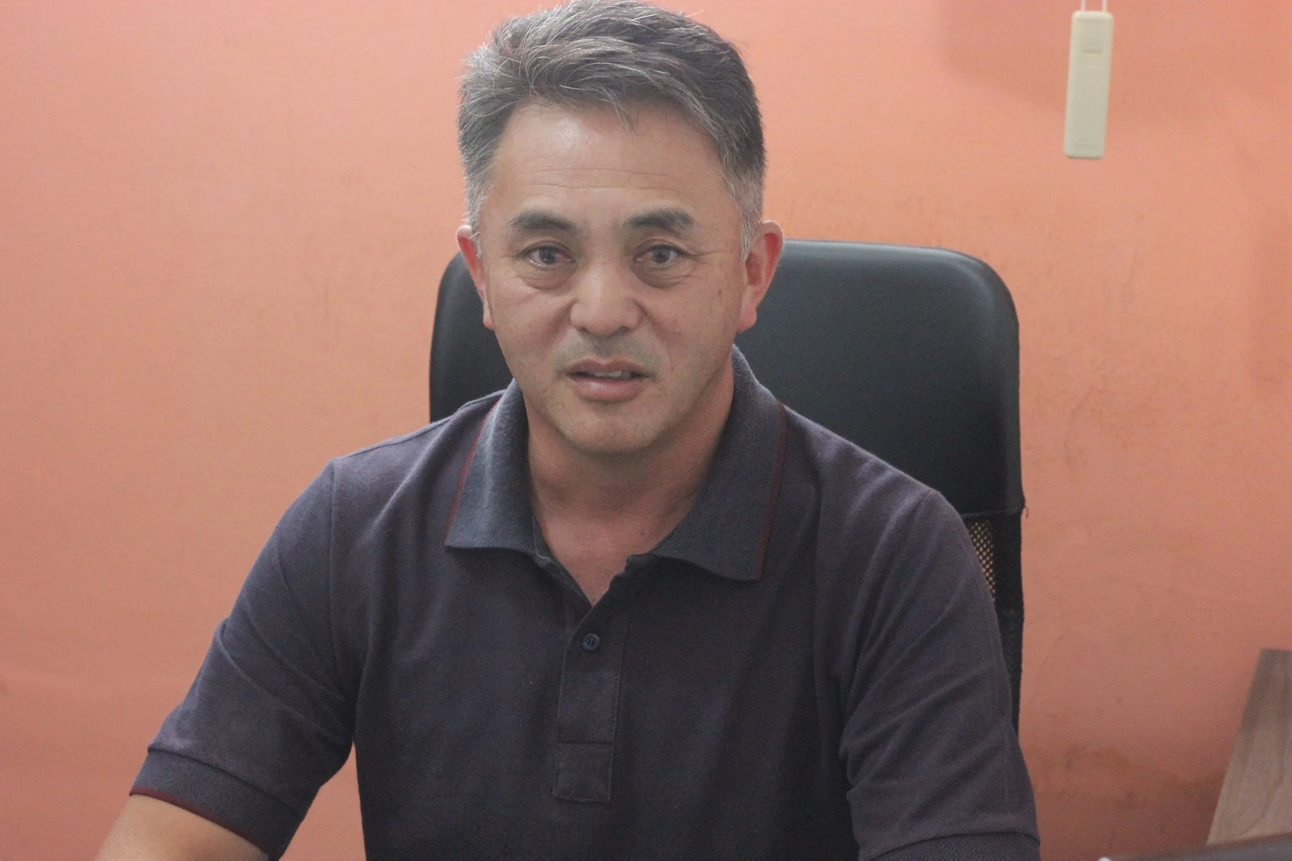 Vereador Toshi Omura no Seu Gabinete na Câmara Municipal de Biritiba Mirim