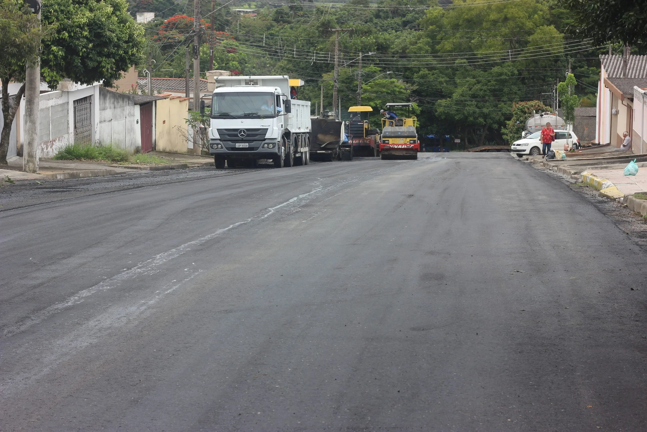Obras de calçamento na Rua Gildo Sevali, localizada no Centro da Cidade