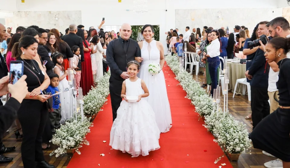 Edição de 2026 do Casamento Comunitário selou a união de 30 casais de Mogi das Cruzes em cerimônia no último sábado, no Clube Náutico Mogiano. Foto: Divulgação/PMMC