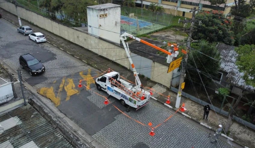 A EDP deu início nesta semana à modernização de mil pontos da iluminação, com a substituição das luminárias atuais por novas de tecnologia LED. Foto: Divulgação/PMMC