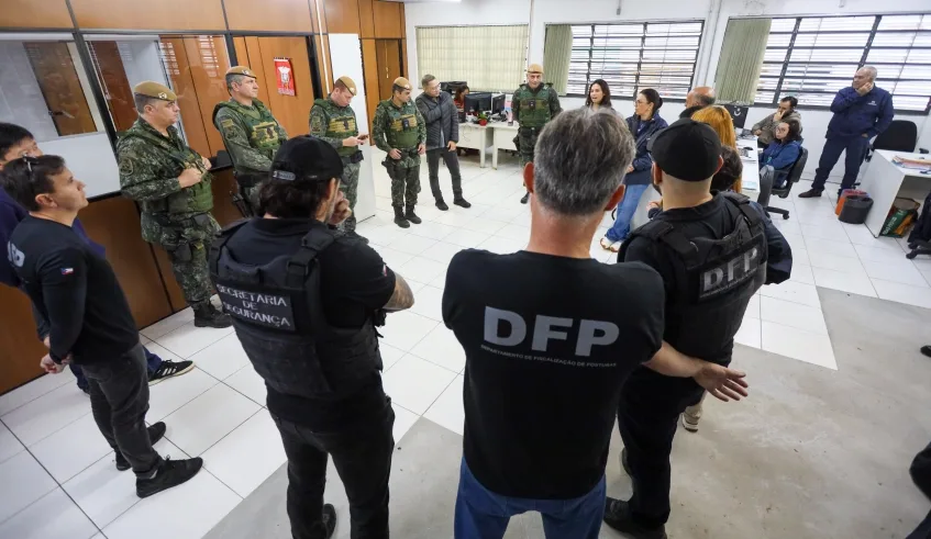 Operação teve início com uma reunião e trabalho realizada por todos os profissionais envolvidos na sede da Secretaria do Clima e Meio Ambiente. Foto: Divulgação/PMMC