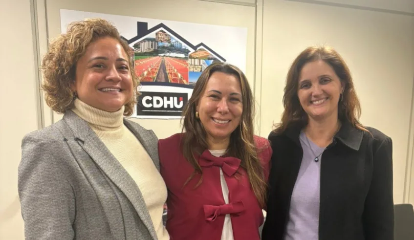 Equipe da Habitação de Mogi se reuniu com representantes da CDHU para discutir próximos passos nas regularização de condomínios da Companhia. Foto: Divulgação/PMMC