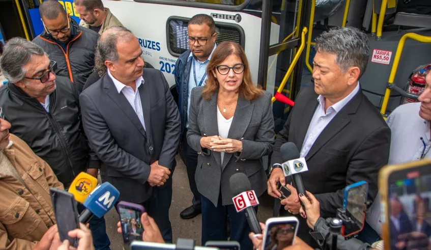 Prefeita Mara Bertaiolli destacou o trabalho que vem sendo realizado para melhoria do transporte coletivo, com novos ônibus e novas coberturas em pontos. Foto: Divulgação/PMMC