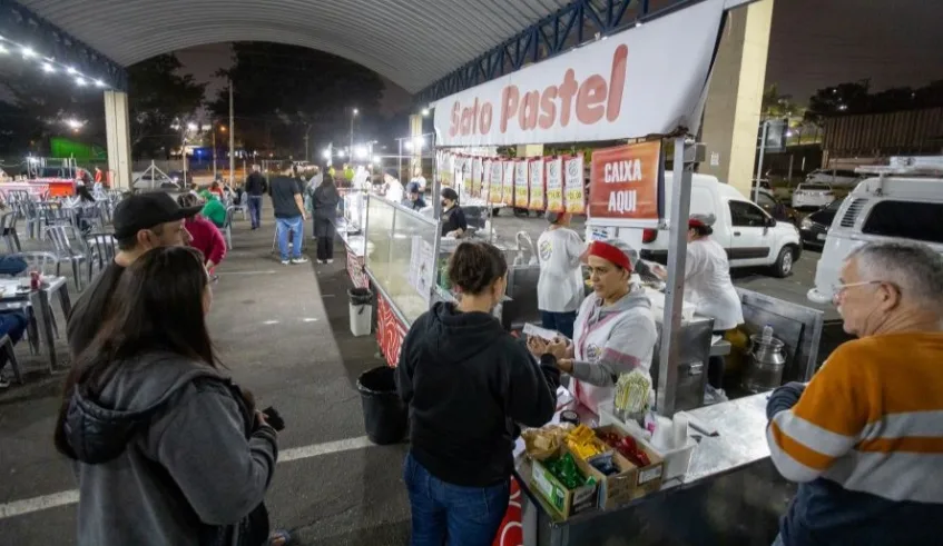 A Feira Noturna de Braz Cubas acontece, das 17h às 22h, no Largo da Feira, na rua Guttermann, s/nº, no distrito de Braz Cubas.