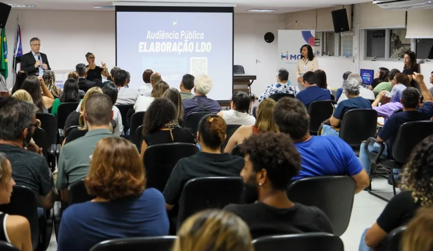 Durante audiência pública na Prefeitura, secretário de Finanças e equipe apresentaram dados que comporão LDO 2027. Foto: Divulgação/PMMC