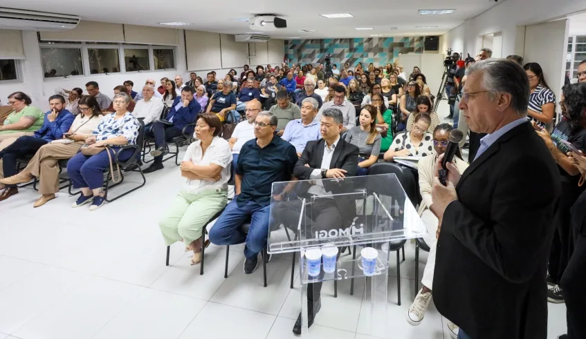 Durante audiência pública na Prefeitura, secretário de Finanças e equipe apresentaram dados que comporão LDO 2027. Foto: Divulgação/PMMC