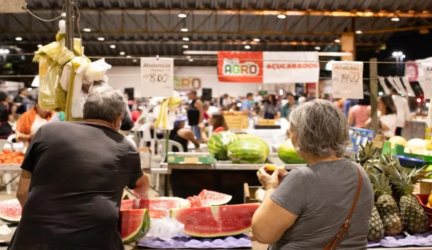 Além do concurso de melhor traje caipira, os visitantes poderão adquirir, em meio às mais de 30 barracas, produtos hortifruti, comidas típicas da época e caldos
