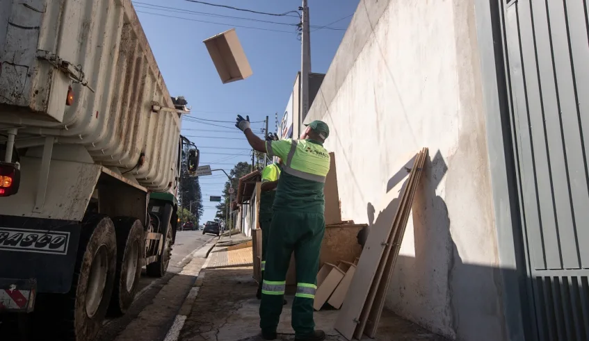 Operação Cata-Tranqueira e mutirão de roçada atenderão neste sábado 11 bairros da zona rural da cidade, a partir das 7 horas. Foto: Divulgação/PMMC