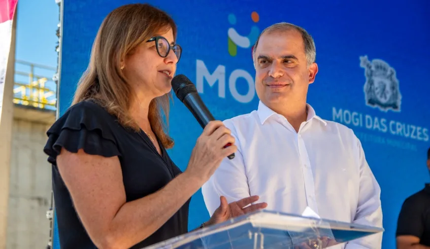 Ao lado do vice, Téo Cusatis, Mara destacou que ampliação da ETE é a última de um total de 15 obras que encontrou paralisadas em janeiro de 2025. Foto: Divulgação/PMMC