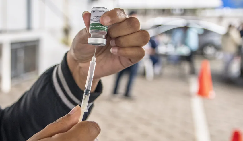 Vacinação em servidores municipais de Mogi das Cruzes está sendo feita para protegê-los da doença. Foto: Divulgação/PMMC