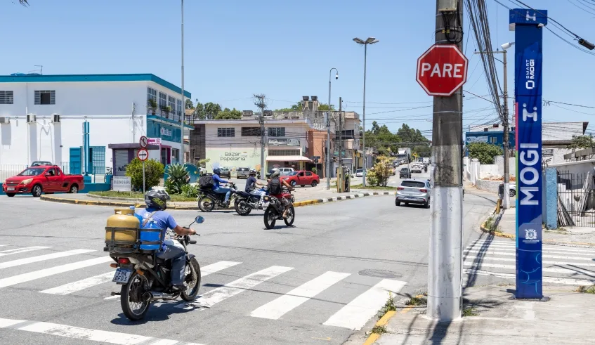 Programa Smart Mogi conta com 730 câmeras de monitoramento distribuídas pela cidade com tecnologia de reconhecimento facial e leitura de placas. Foto: Divulgação/PMMC