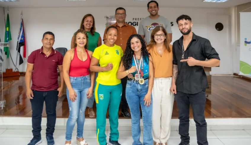 Atletas de boxe visitaram a prefeita Mara Bertaiolli na última sexta-feira (24/04). Foto: Divulgação - PMMC