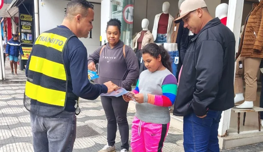Ato pela Paz no Trânsito alertou a população de Mogi das Cruzes para a importância de um comportamento seguro no trânsito para evitar a ocorrência de acidentes. Foto: Divulgação/PMMC