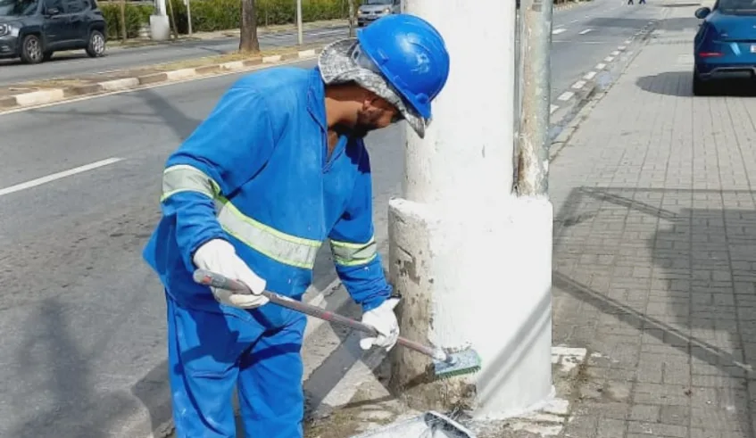 Serviços de zeladoria seguiram sendo realizados a todo vapor durante o final de semana pelas equipes da Secretaria de Serviços Urbanos. Foto: Divulgação/PMMC
