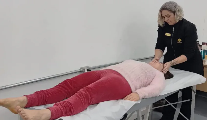 Profissionais de enfermagem, que cuidam todos os dias dos pacientes, receberam cuidados especiais neste primeiro dia de eventos. Foto: Divulgação/PMMC