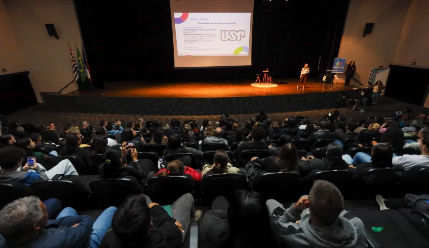 Novo CRESCER tem parcerias, como a USP que cedeu o conteúdo das apostilas do Cursinho Pré-Vestibular. Foto: Divulgação/PMMC