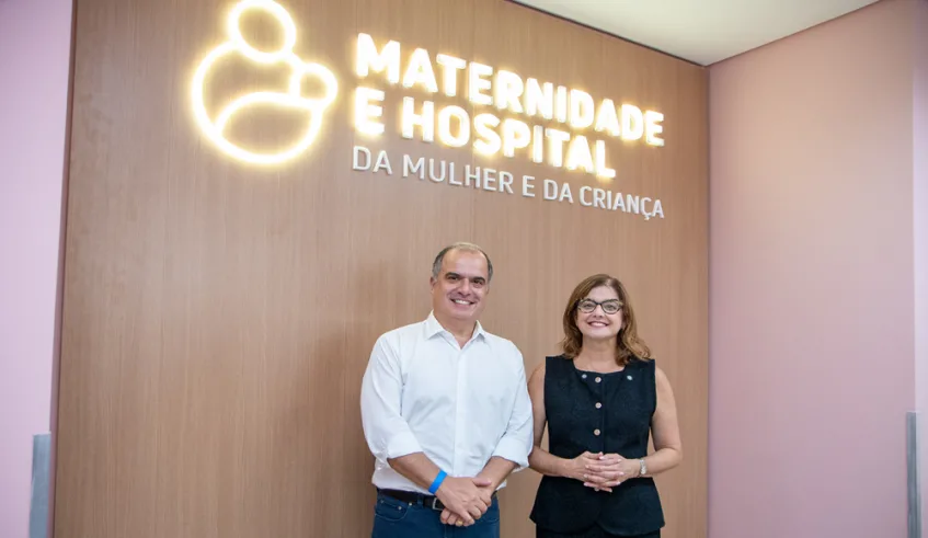 A prefeita Mara Bertaiolli e o vice-prefeito Téo Cusatis entregaram à população o prédio construído em Braz Cubas. Foto: Divulgação/PMMC