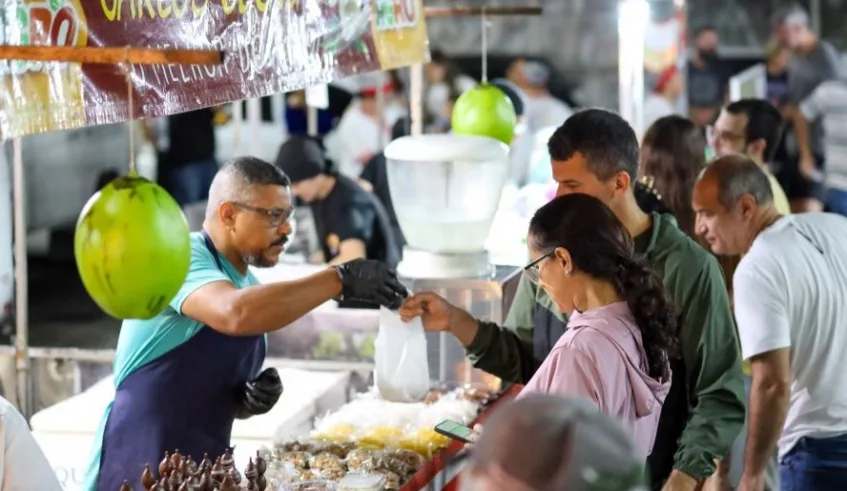 A cada compra ou consumo de produto das feiras noturnas de Braz Cubas e da Mesquita, o consumidor recebe cupons para concorrer a prêmios especiais.