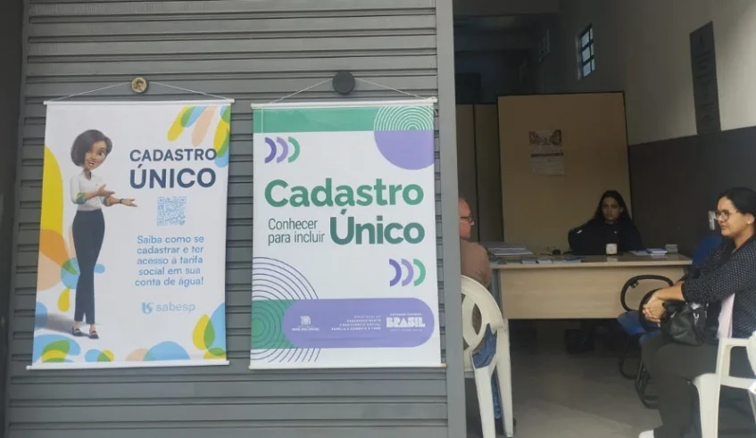 Entre 10h e 15 desta quarta-feira, moradores do Jardim Margarida receberam atendimento da Assistência Social na sede da Administração Regional dos Bairros da Divisa. Foto: Divulgação/PMMC