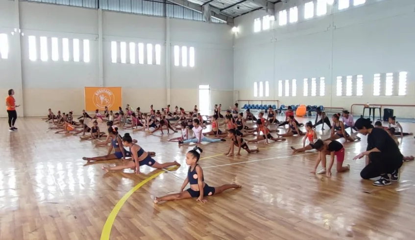 A Secretaria Municipal de Esportes, Lazer e Qualidade de Vida oferece aulas gratuitas de diversas modalidades esportivas e também para condicionamento físico. Foto: Divulgação/PMMC
