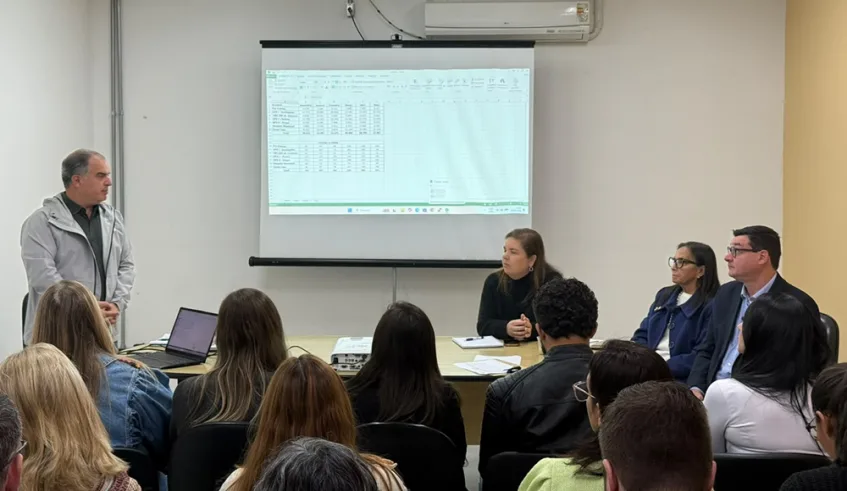 Reunião foi realizada nesta terça-feira (09/06) com representantes de diversos setores da saúde pública de Mogi. Foto: Divulgação/PMMC