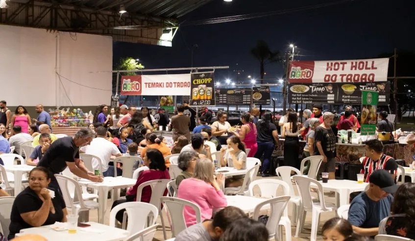 A 1ª Copa de Embaixadinhas da Feira Noturna de Braz Cubas faz parte da programação "No Ritmo da Copa", que prevê, ainda, um espaço de encontro e troca de figurinhas