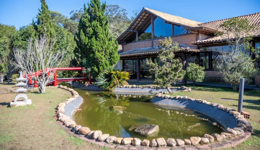 Criado para homenagear os 100 anos da imigração japonesa no Brasil, o Parque Centenário conta com espaços voltados à cultura e tradições do Japão. Foto: Divulgação/PMMC