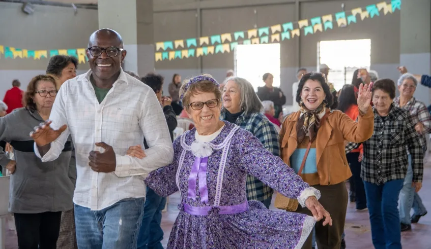 Espaço do Pró-Hiper foi decorado com bandeirinhas e o evento contou com atividades tradicionais das Festas Juninas, como a dança de quadrilha. Foto: Divulgação/PMMC
