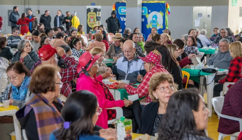 Festa Junina do Pró-Hiper e Mogi Longevidade teve atividades tradicionais e de confraternização entre os participantes dos projetos realizados pela Prefeitura. Foto: Divulgação/PMMC