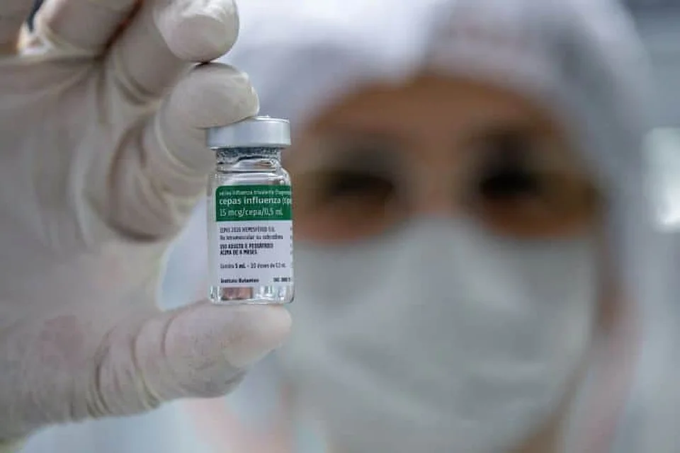 Por conta da rápida mutação do vírus influenza, a formulação da vacina da gripe precisa ser atualizada anualmente. Foto: José Felipe Batista/Comunicação Instituto Butantan