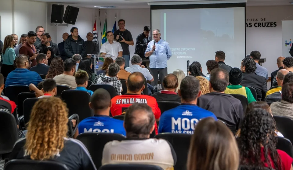 Secretário Municipal de Planejamento e Urbanismo, João Francisco Chavedar, apresentou o projeto de reforma e modernização do Centro Esportivo de Braz Cubas. Foto: Divulgação/PMMC