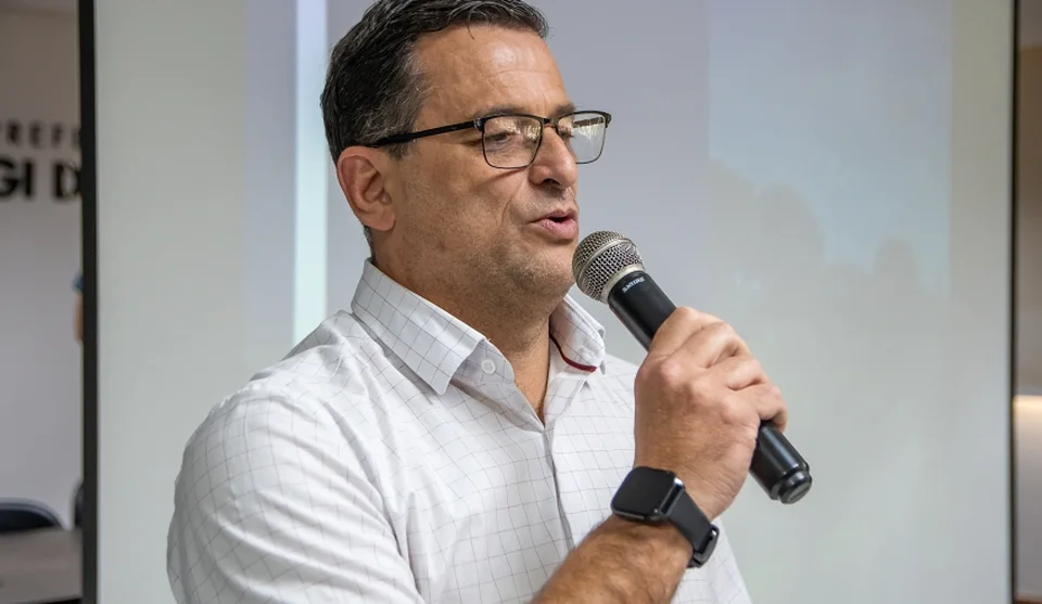 Secretário municipal de Esportes, Lazer e Qualidade de Vida, Fred Abib, reforçou a importância das obras para a modernização do Centro Esportivo de Braz Cubas. Foto: Divulgação/PMMC