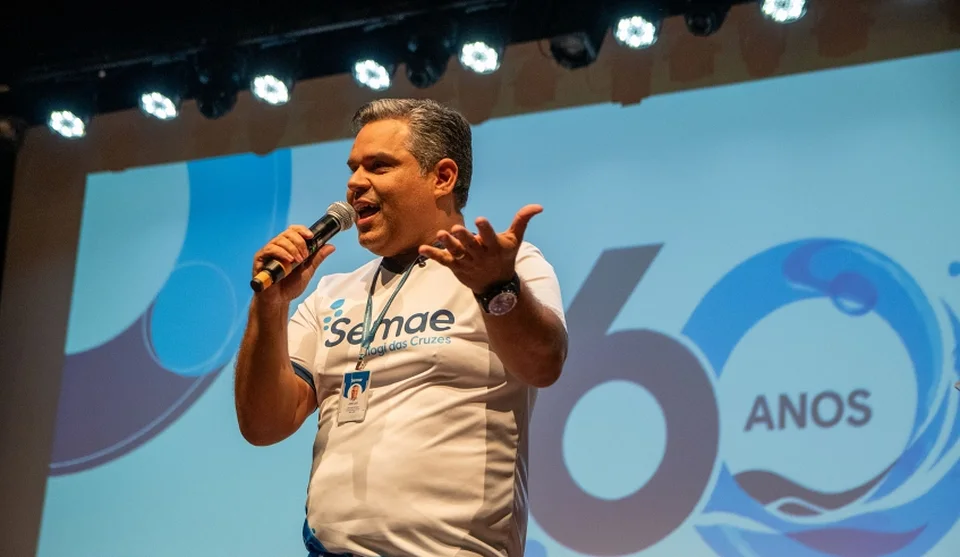 Junto à prefeita, diretor-geral do Semae fez balanço das principais obras concluídas e em andamento a partir de 2025. Foto: Divulgação/PMMC