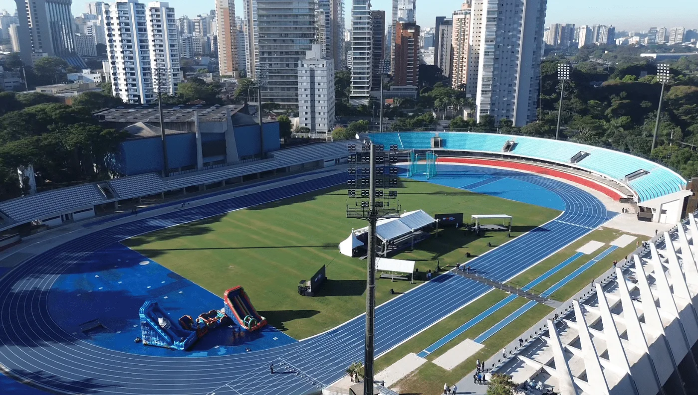 Com a entrega do estádio, o equipamento retoma a vocação histórica como centro de excelência do atletismo brasileiro. Foto: Governo do Estado de SP