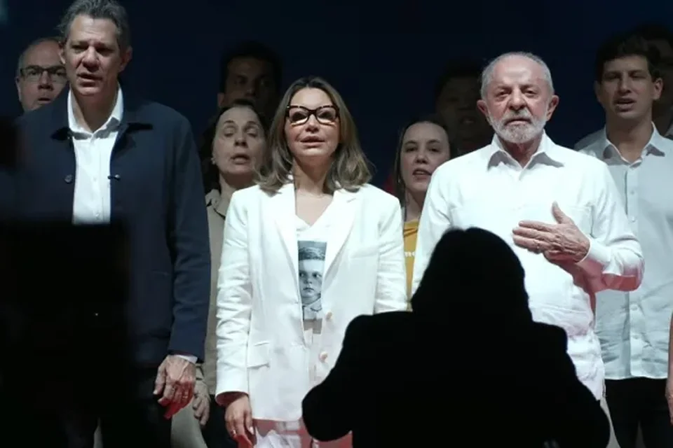 Após convenção, Lula volta a SP para 1º ato de campanha em busca de tração - destaque galeria