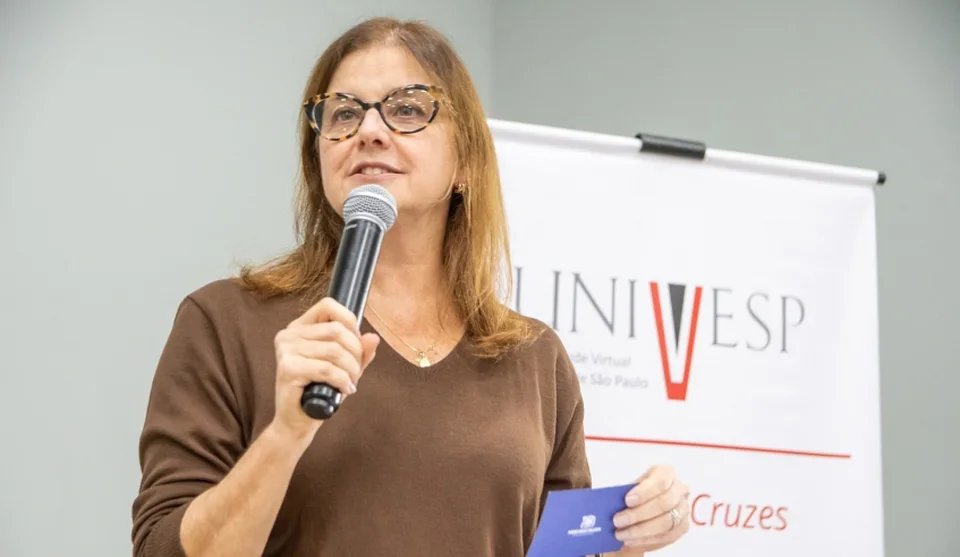 "Além de fortalecer a Univesp, seguimos ampliando a formação e a qualificação profissional por meio do CRESCER”, disse a prefeita Mara Bertaiolli. Foto: Divulgação/PMMC