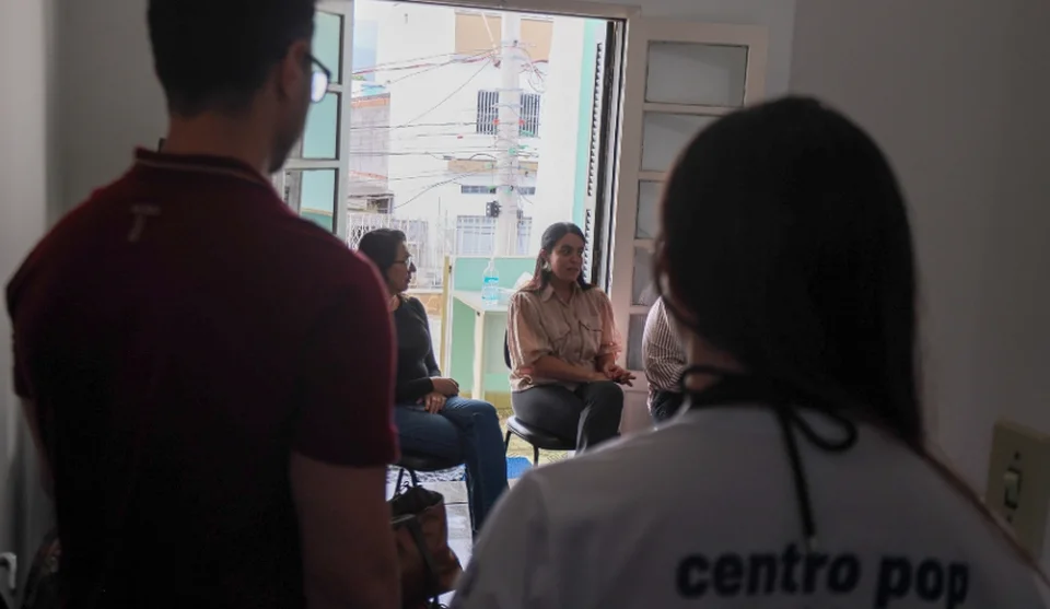 Parceria com a Defensoria Pública levou assistência jurídica gratuita ao Centro POP na tarde desta quarta-feira, agregando mais um serviço ao equipamento. Foto: Divulgação/PMMC