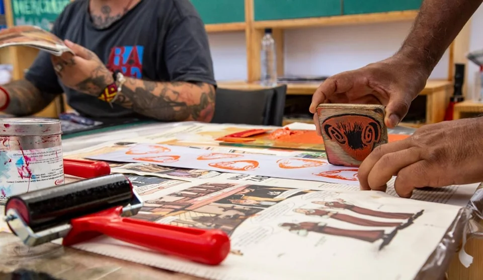 A Praça Oswaldo Cruz recebe espetáculo de ilusionismo, ateliê de xilogravura e recreação de tênis de mesa, a partir das 9h (Nando Bomfim)