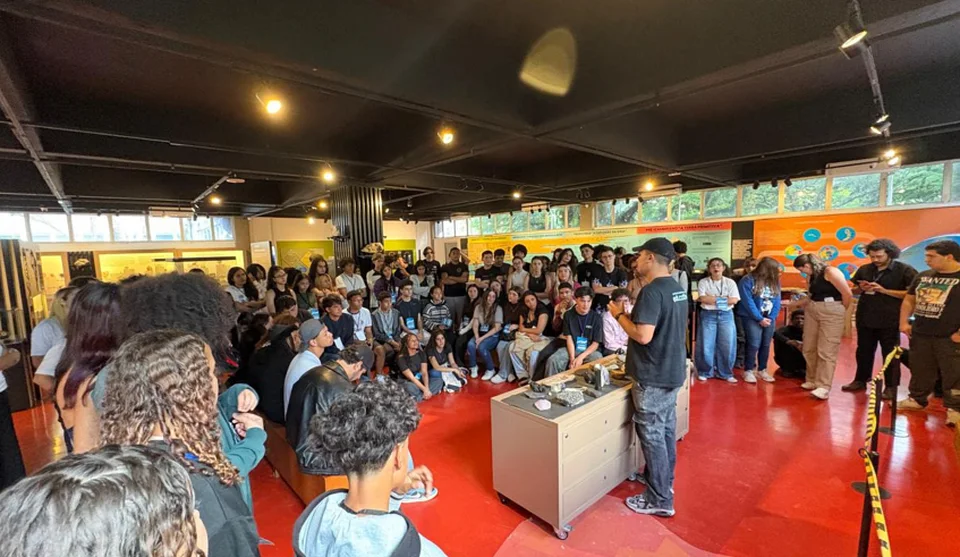 As visitas proporcionaram aos jovens o contato direto com diferentes ambientes universitários. Foto: Divulgação/PMMC