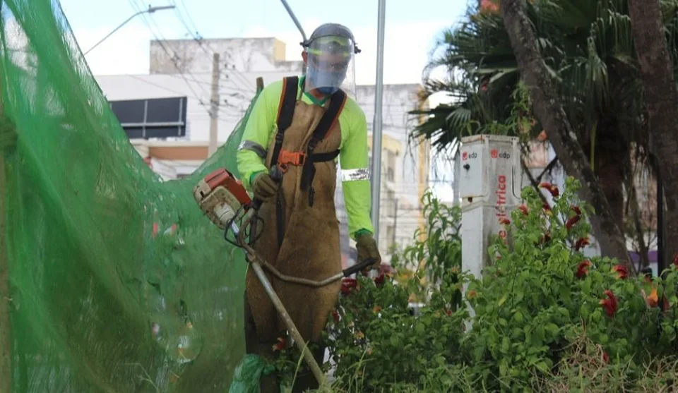 Manutenção executada diariamente pela Secretaria de Serviços Urbanos e Zeladoria garante melhores condições de limpeza e segurança aos cidadãos. Foto: Divulgação/PMMC