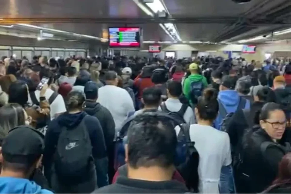 Tarcísio critica trabalhadores da CPTM em greve: “Aposta na baderna” - destaque galeria