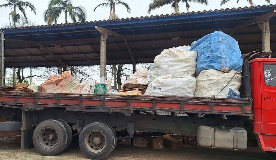 Mogi das Cruzes realiza coleta itinerante de embalagens vazias de defensivos e insumos agrícolas, totalizando duas toneladas de materiais recolhidos. Foto: Divulgação/PMMC