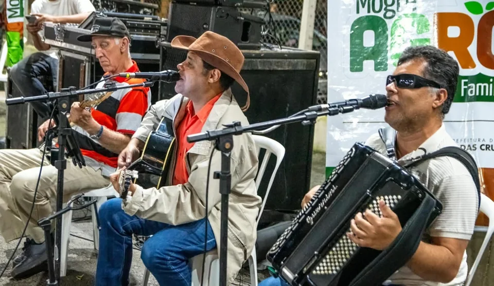 Feira Noturna de Jundiapeba conta com gastronomia diversificada, espaço kids, convivência familiar e música ao vivo. Foto: Divulgação/PMMC