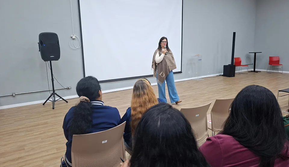 A secretária de Educação, Claudia Romanos, destacou a importância das profissionais no dia a dia das crianças. Foto: Divulgação/PMMC