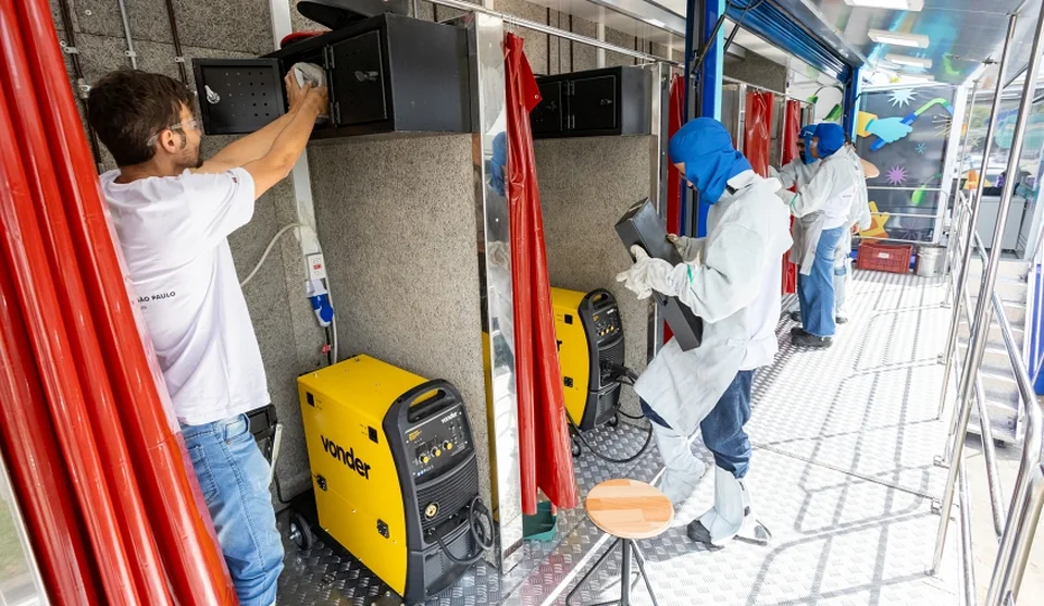 Curso de Manutenção Elétrica com Ar-Condicionado, promovido pelo programa Caminho da Capacitação, continua com inscrições abertas. Foto: Divulgação/PMMC