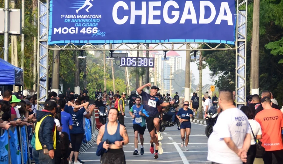 1ª Meia Maratona de Aniversário de Mogi foi realizada neste domingo (30/08). Foto: Divulgação - PMMC