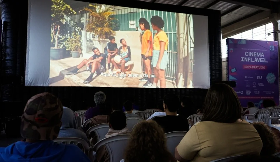 Iniciativa exibirá os filmes A Casa Mágica da Gabby, Gato de Botas 2: O Último Pedido e Tainá - Uma Aventura na Amazônia, na quadra do Pró-Hiper. Foto: Divulgação/Cinema Inflável