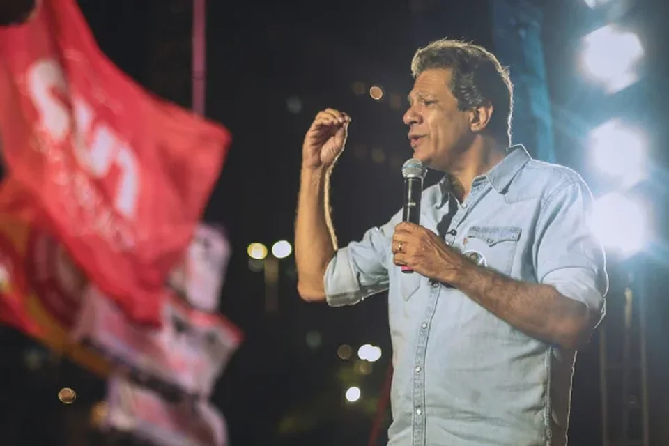 Após acompanhar Lula no ABC, Haddad vota na capital - destaque galeria